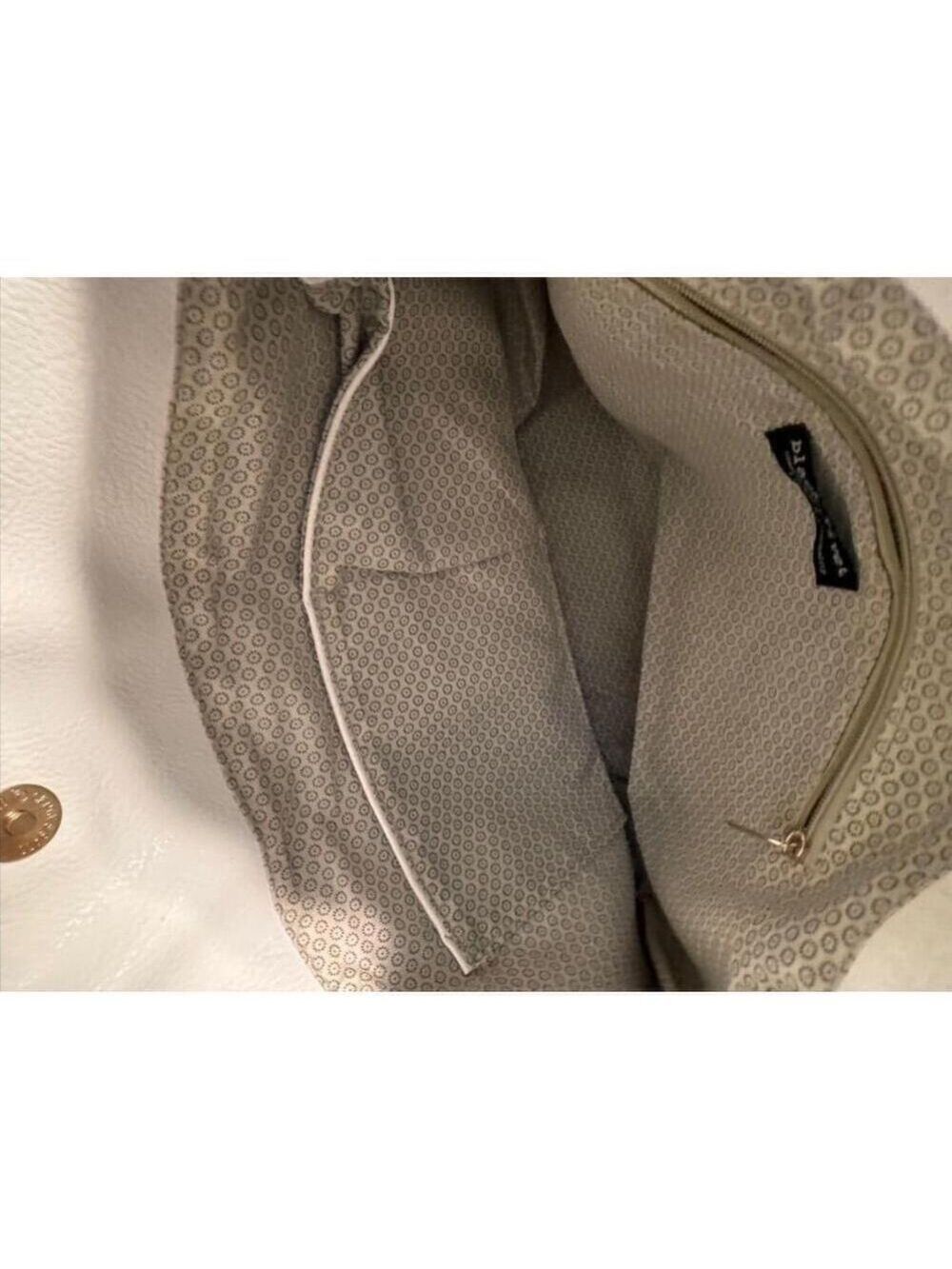 Black Rivet White Handbag Snap Closure - Picture 10 of 10